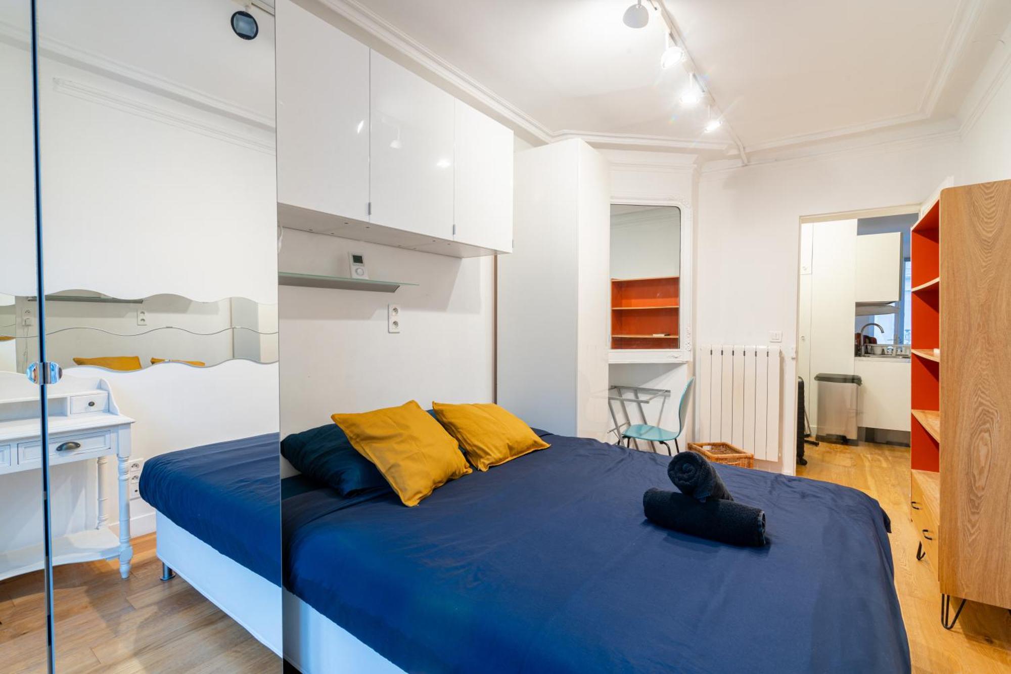 Luxurious 1 Bedroom Tour Eiffel Saint Dominique Free Netflix Paris Luaran gambar